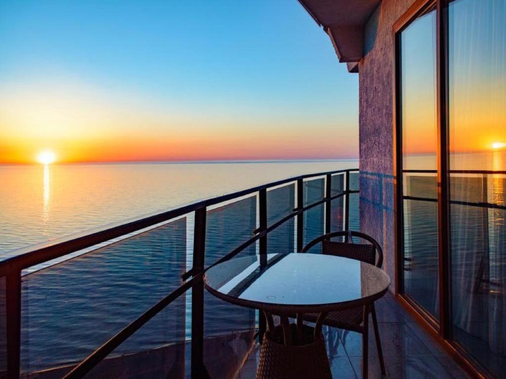 Tower Apartments Batumi Luaran gambar